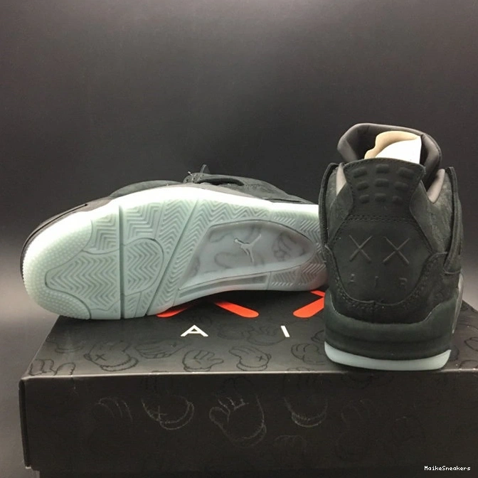 MaikeSneakers Kaws Seasonal 4 3873 930155- Black Retro Jordan 1028